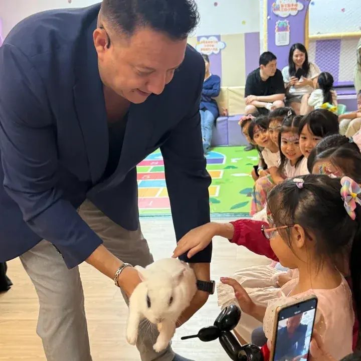 Birthday party magic show with kids